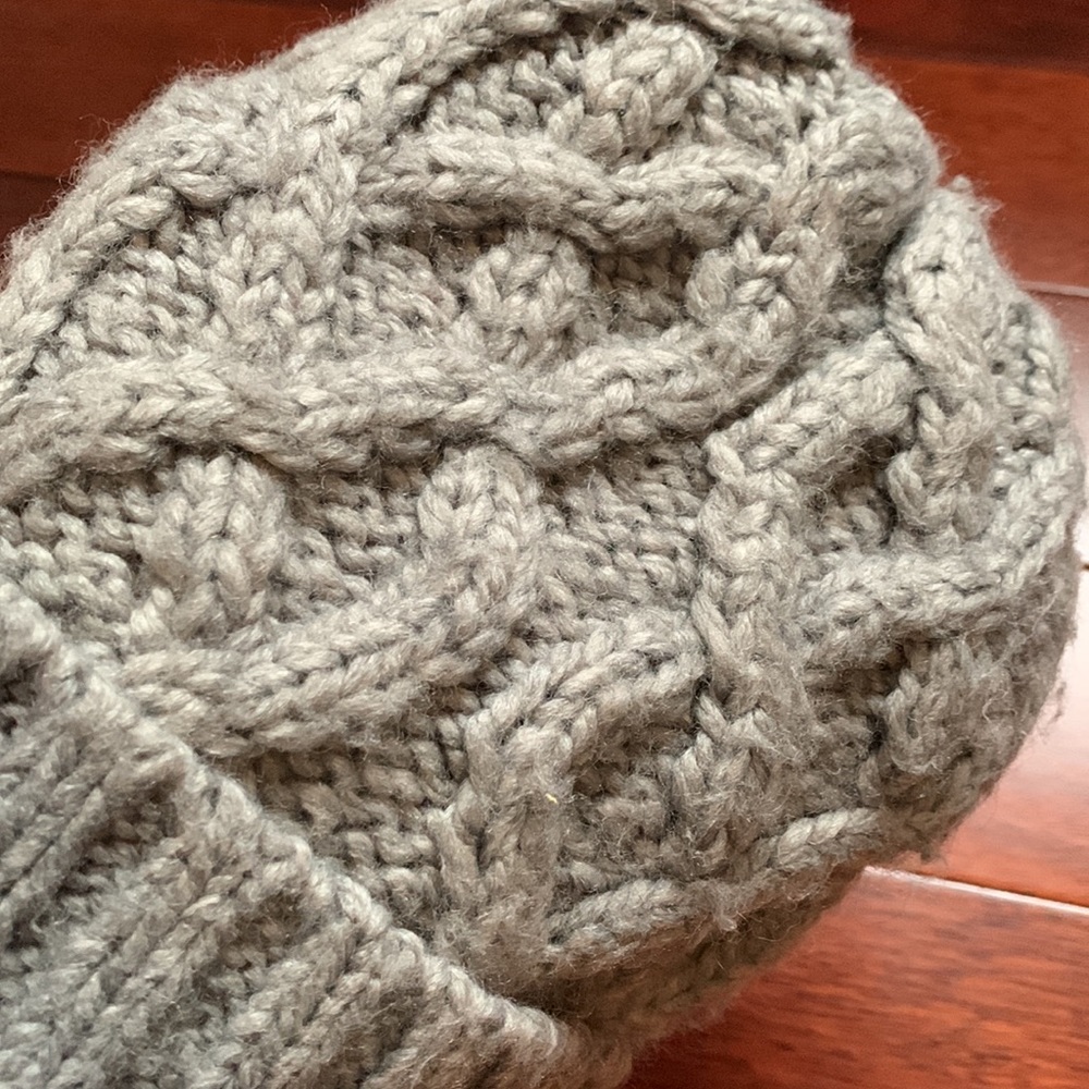 Ladies winter hat bundle - Picture 3 of 7